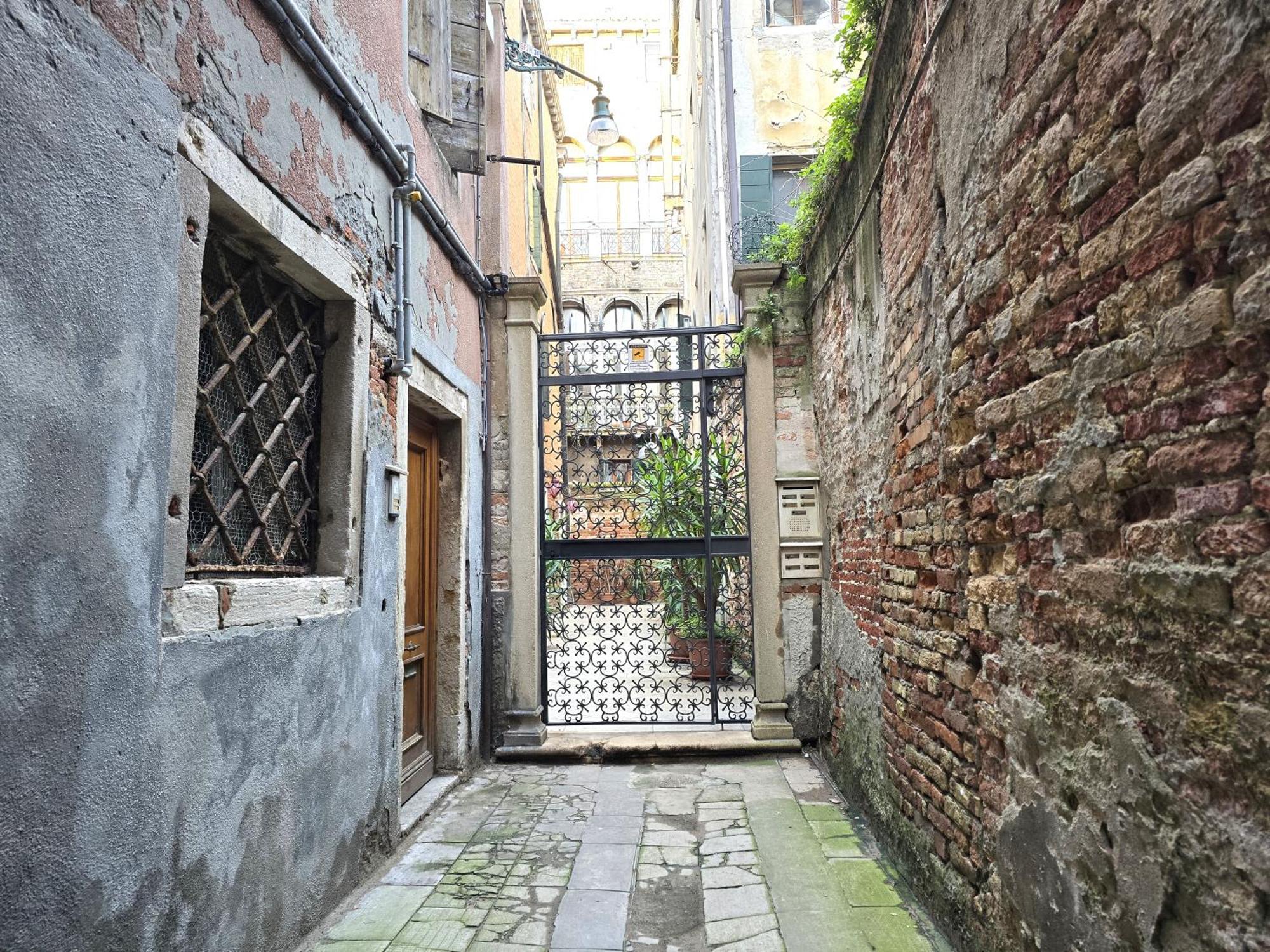 Cozy Studio With Canal View Venise Extérieur photo