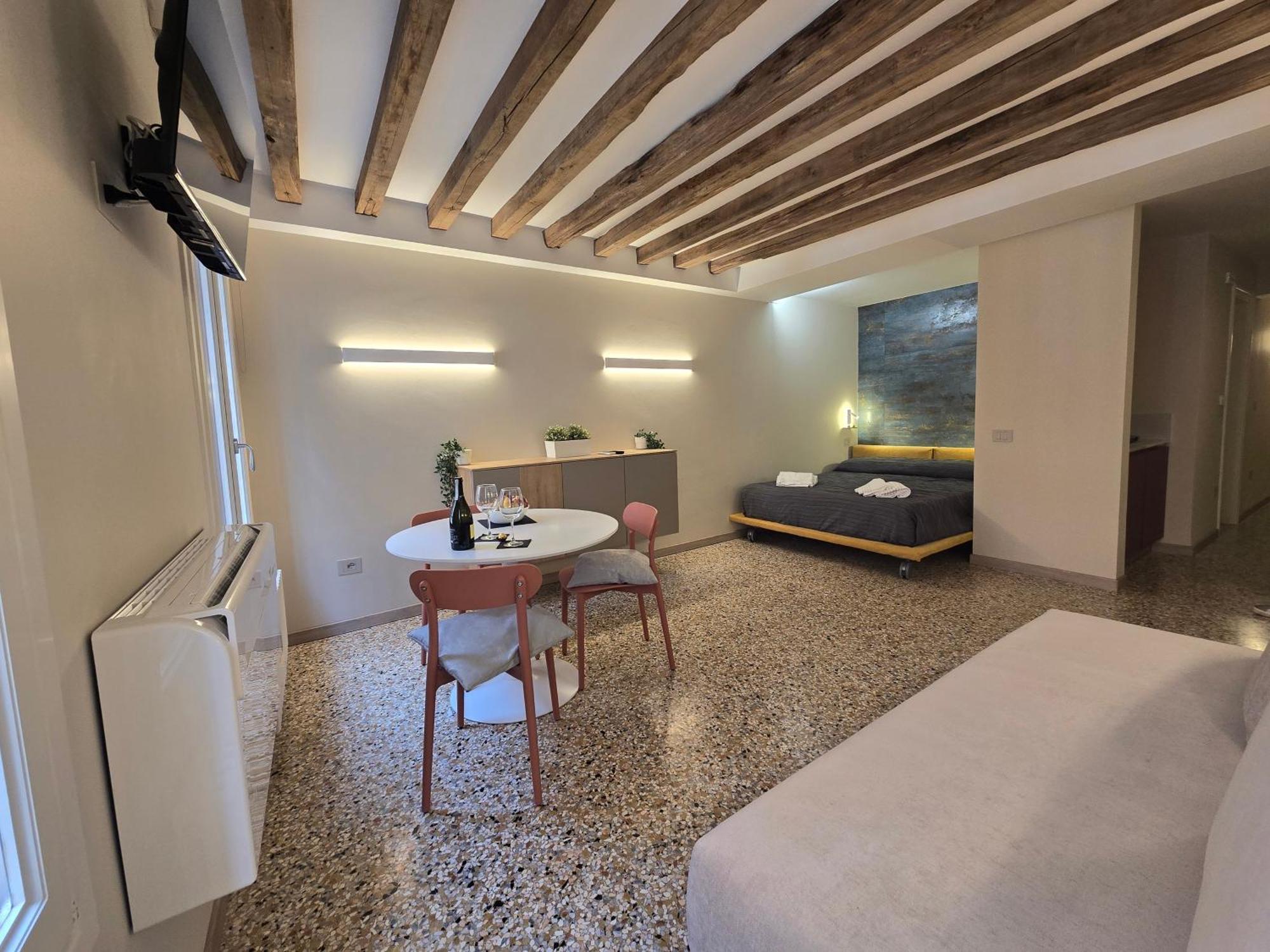 Cozy Studio With Canal View Venise Extérieur photo