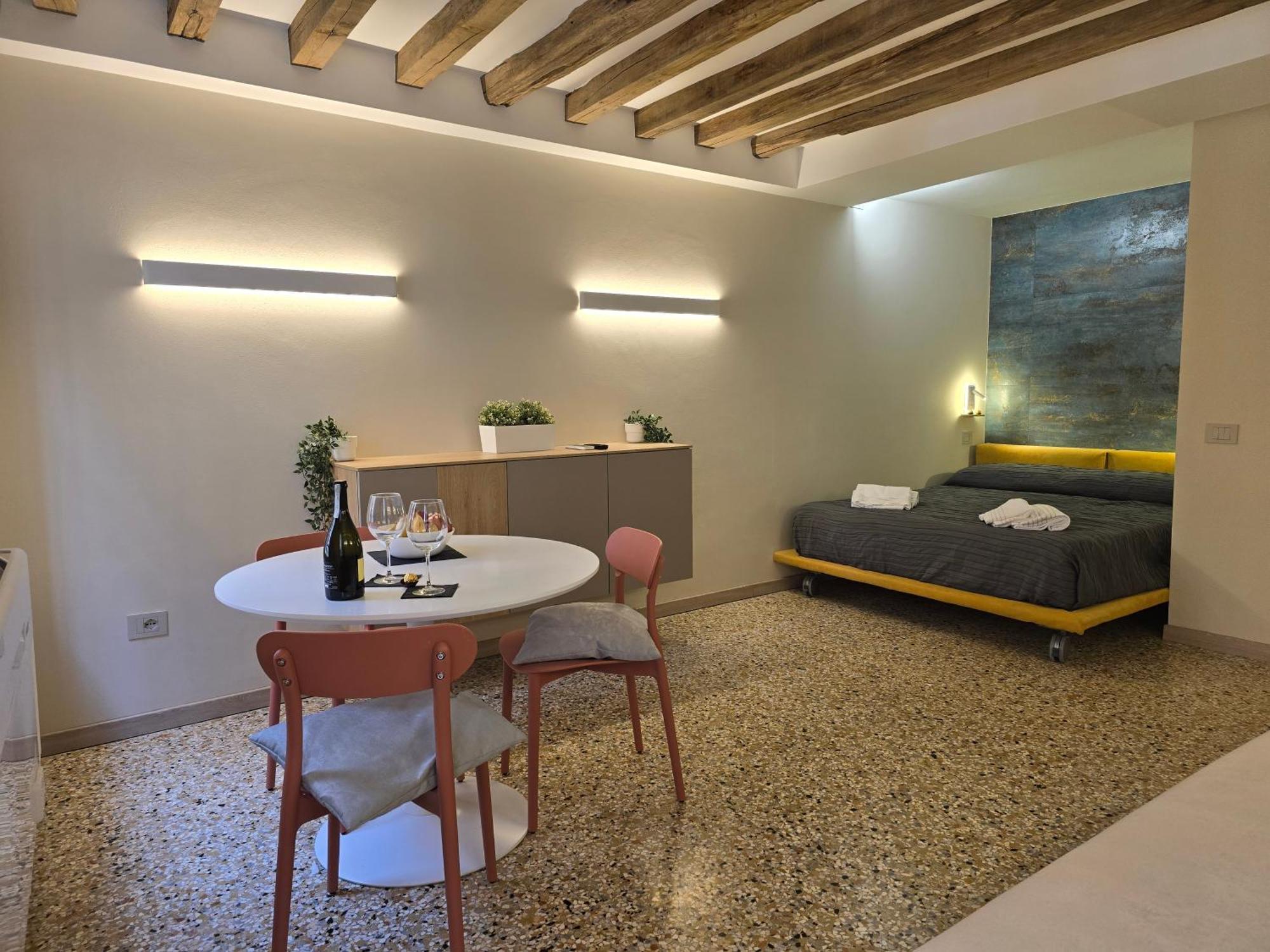 Cozy Studio With Canal View Venise Extérieur photo