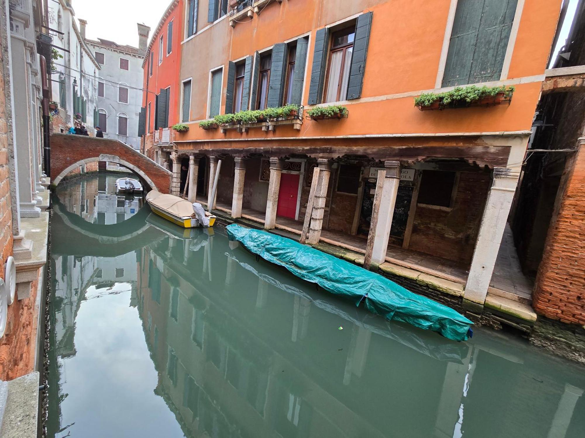 Cozy Studio With Canal View Venise Extérieur photo