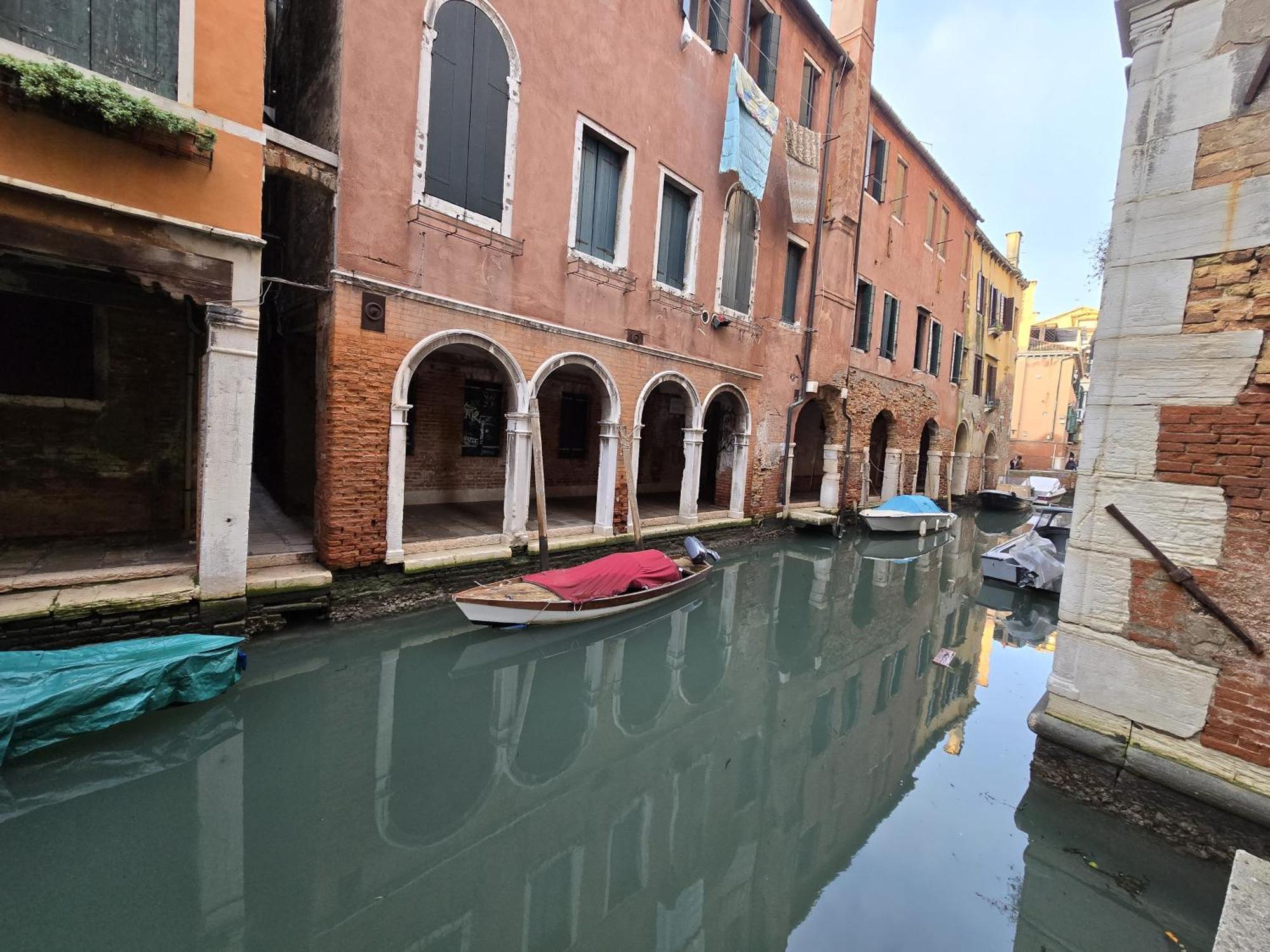 Cozy Studio With Canal View Venise Extérieur photo