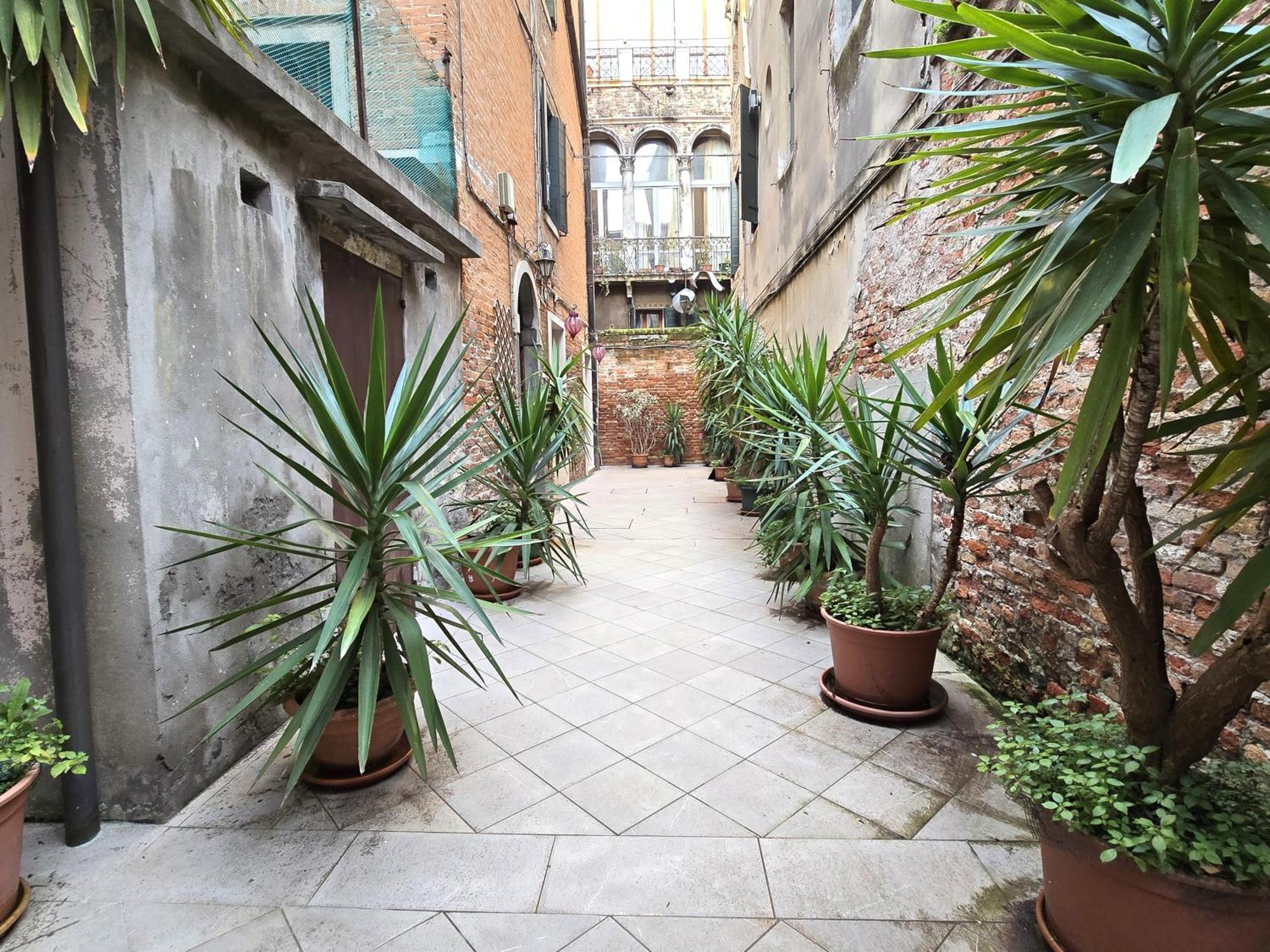 Cozy Studio With Canal View Venise Extérieur photo